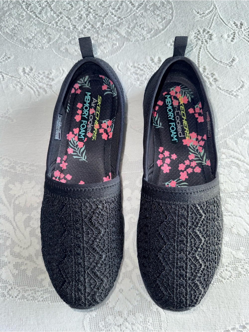 Skechers Air-Cooled Memory Foam Black Lace Slip On Flats 23422 BBK Womens 9.5 - Picture 2 of 9